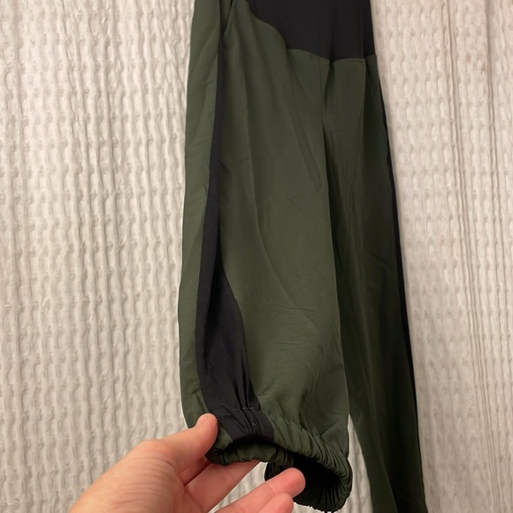 Green maternity joggers - Picture 3 of 5